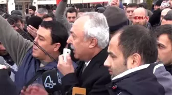 CHP'li Özdemir'den Ücret Eylemi Yapan İşçilere Destek