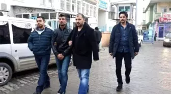 Ypg Fighters Hand Murder Suspect To Turkey After Catching Him İn Syria