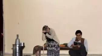 Beyşehir'de Öğrencilere Yönelik Tiyatro Gösterisi