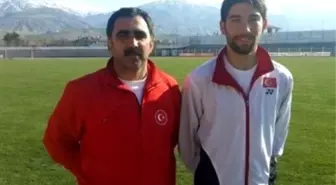 Milli Badmintoncu Uganda'dan Gümüş Madalya ile Döndü