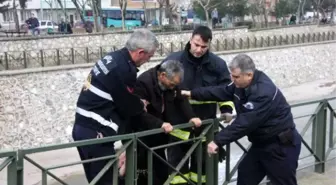 Özel-haber) Barınma Evinden Kaçtı, Manzara Seyrederken Köprüden Buz Gibi Sulara Düştü