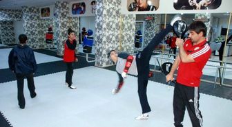 Kadınlar Şiddete Karşı Dövüş Öğreniyor
