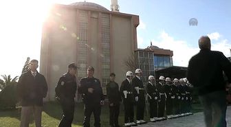 Şehit Hava Pilot Üsteğmen Özkaya'nın Eşi, Tabutu Mezarına Kadar Omuzladı