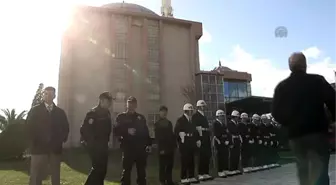 Şehit Hava Pilot Üsteğmen Özkaya'nın Eşi, Tabutu Mezarına Kadar Omuzladı