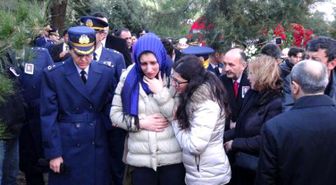 Şehit Pilot Üsteğmen Özkaya, İzmir'de Toprağa Verildi (2)