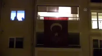 Şehit Yüzbaşı Özkaya'nın İzmir'deki Baba Ocağında Yas Var