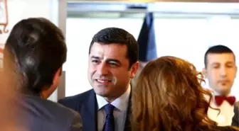 Demirtaş: Arınç'ın Tahrikleriyle Bu İş Yürümüyor, Zorlanıyoruz