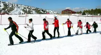 Özel Sporcular, Erzincan'da Kayak Şampiyonasına Hazırlanıyor