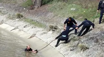 Porsuk Çayı'nda Kadın Cesedi Bulundu