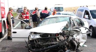 Şanlıurfa'da 2 Otomobil Çarpıştı: 9 Yaralı