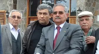 Yaşar Kemal'in Mezarına Köyünden Toprak Götürülecek