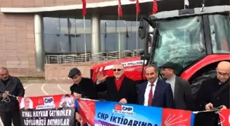 CHP'li Öğüt, Aday Adaylık Başvurusuna Traktörle Gitti