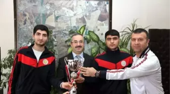 Diyarbakır Dü Öğrencileri Dostane ve Dürüst Oyun Ödülüne Layık Görüldü