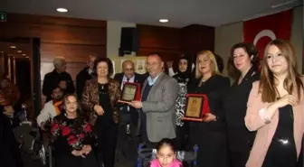 Engellilere Tekerlekli Sandalye Dağıtıldı