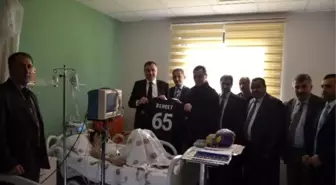 Kaymakam Sarı Hastanede Eğitim Gören Hasta Öğrencileri Ziyaret Etti