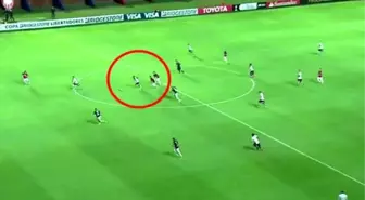 İnanılmazı Başardı! Orta Sahadan Aldı ve Müthiş Gol Attı