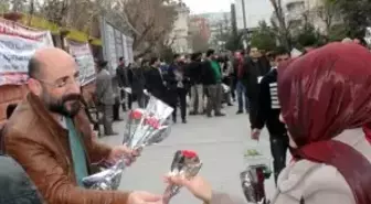 Siirt Barosu'ndan Kadınlara Karanfil