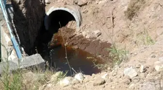 NATO Akaryakıt Boru Hattı Patladı, Köylüler Kovalarla Topladı