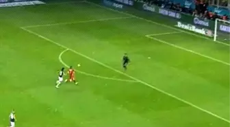Burak Yılmaz'ın Şutunda Top Tele mi Çarptı, İşte O Görüntüler