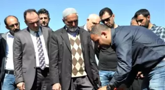 Kahtalı Çiftçilere Badem Ağacı Budama Eğitimi Verildi