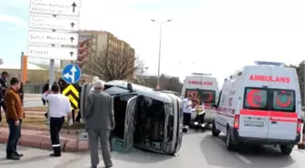 Kayseri'de Hamile Kadını Taşıyan Ambulans Kaza Yaptı: 3 Yaralı