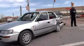 Kayseri'de Hamile Kadını Taşıyan Ambulans Kaza Yaptı: 3 Yaralı