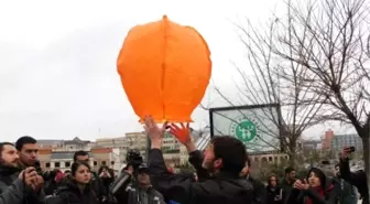 Berkin Elvan İçin Dilek Feneri Uçurdular