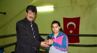 Emekli Bölge Boks Antrenörü Meslekten Kopmadı