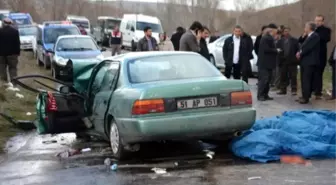 Afyonkarahisar'da Trafik Kazası: 2 Ölü, 2 Yaralı