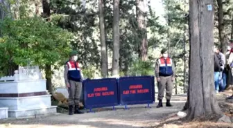 2 Gün Önce Ölen Mahkumun Mezarı Otopsi İçin Açıldı