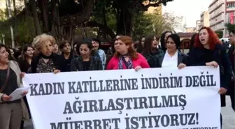 Kadınlar, Anne ve Kızının Öldürülmesini Protesto Etti