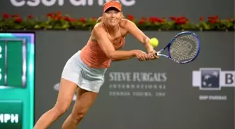 Sharapova, Azarenka'ya Set Vermedi