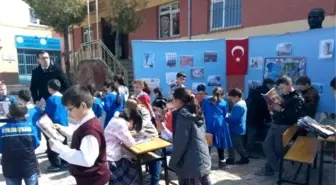 Okul Bahçesine Çanakkale Kütüphanesi