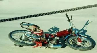 Sabah Yarış Yaparken Jandarma'dan Kaçan Mobilet Sürücüsü Öğleden Sonra Tır'ın Altına Can Verdi