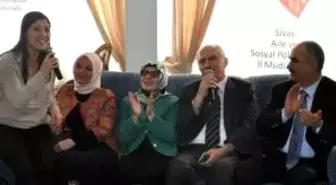 Sivas Valisi Barut, Yaşlılara Türkü Söyledi