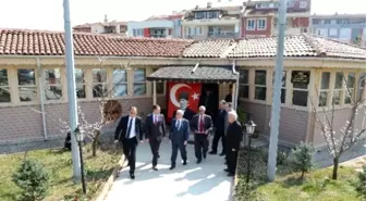 Edirne Valisi Şahin Yapımı Süren Şehitlikte İncelemelerde Bulundu