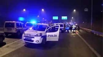 Alkollü Sürücü Polis Aracına Çarptı: 3 Yaralı