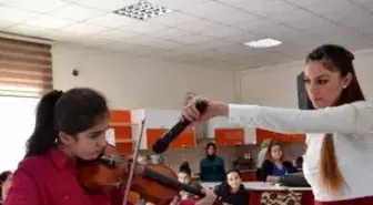 İstiklal Marşı Okuma Yarışması Düzenlendi