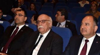 Bugünkü Yükseköğretim Elbisesi Bu Bedene Uymuyor
