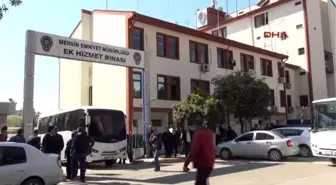 Mersin'de 34 Belediyeci Adliyeye Sevk Edildi, Başkan Aranıyor