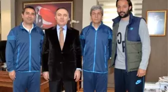 B. B. Erzurumspor Teknik Heyetinden Vali Altıparmak'a Ziyaret