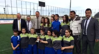 Rize'de Küçükler ve Yıldızlar Futbol İl Biriciliği Sona Erdi