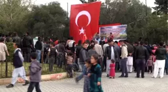 Afganistan'dan Göç Eden Özbekler Nevruzu Kutladı