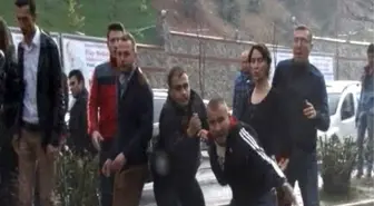 İha Muhabirine Şehir Magandalarından Tekme Tokat Saldırı
