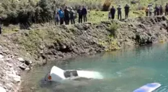Çalıntı İhbarıyla Aranan Otomobil Gölette Bulundu