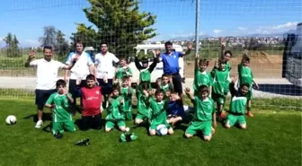 Urla Gençlik Spor U-11 Takımı Antalya Turnuvasında Şampiyon Oldu