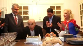 Kanber Hoca'ya Sürpriz Doğum Günü