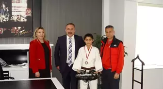 Judo Şampiyonu Elif'e Büyük Övgü