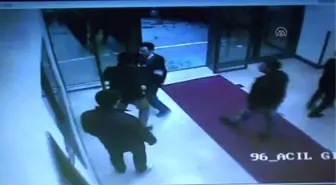 Doktorun Hasta Yakınları Tarafından Bıçaklandığı İddiası