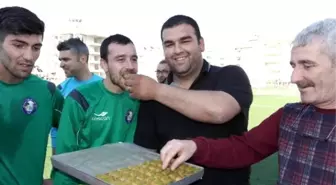 Salihli Belediyespor'a 'Baklava'lı Ziyaret